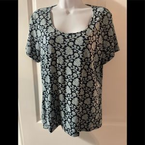 *SOLD* Beautiful Short Sleeve Top
